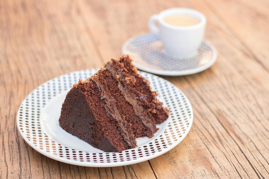 The Simple Genius of Baking Cake in a Can